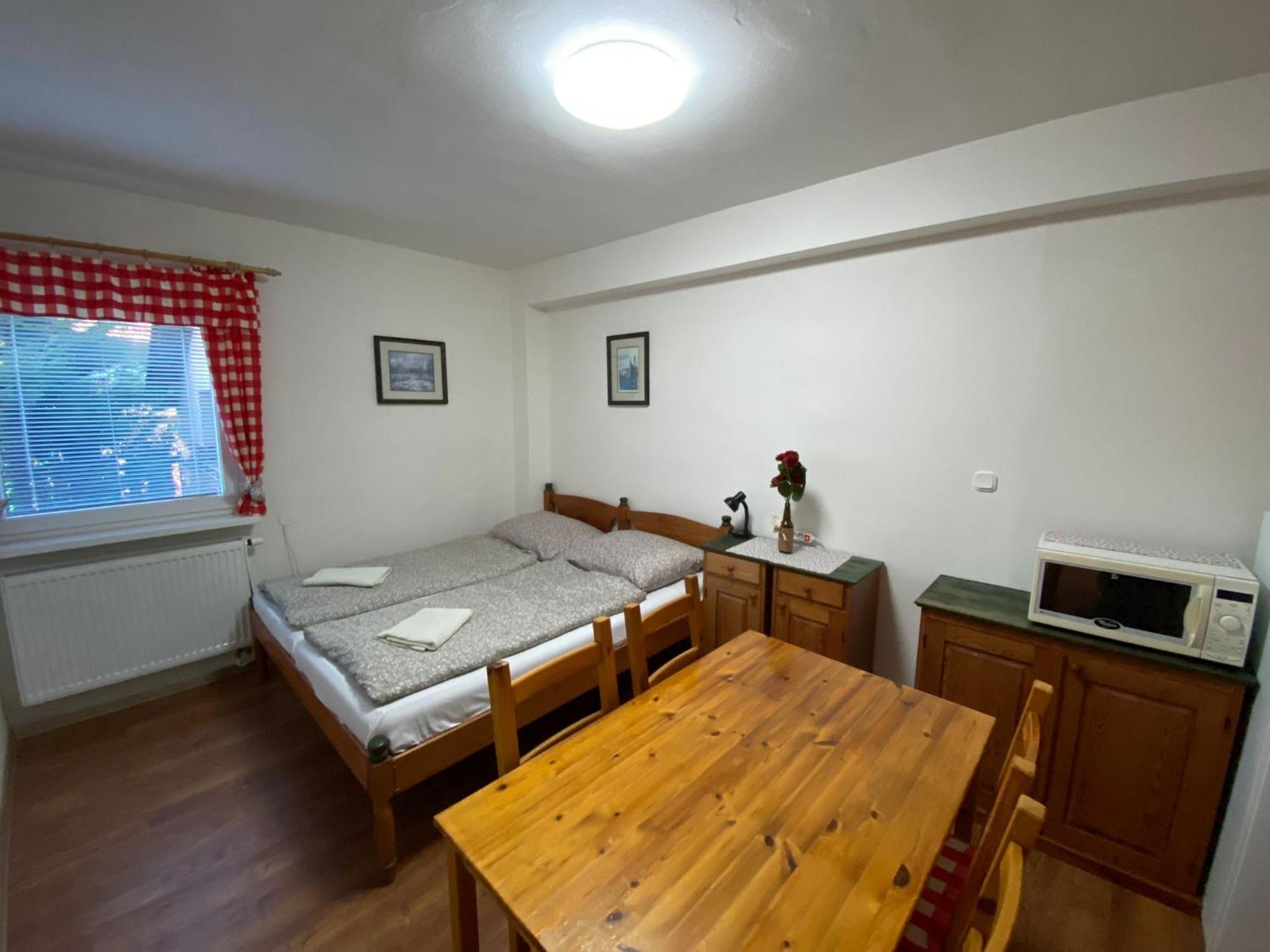Apartmany U Rybnika เชสกี้ครุมลอฟ ภายนอก รูปภาพ